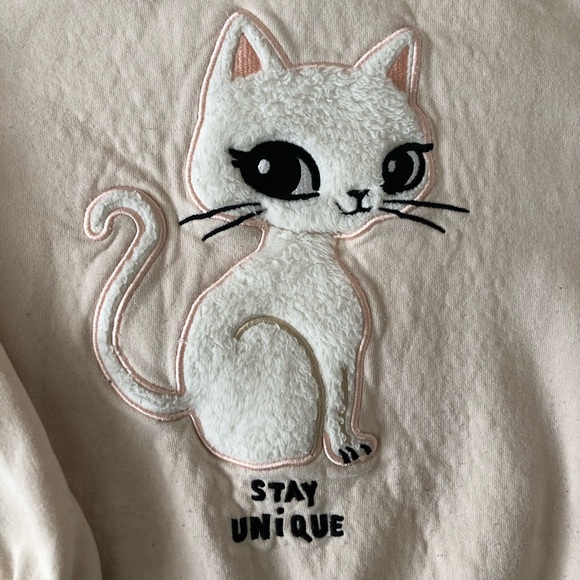 H&M kitty 🐱 appliqué sweatshirt - Picture 2 of 6